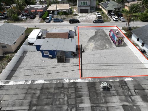 7772 Loomis St, Lantana, FL, 33462-6118 | Card Image