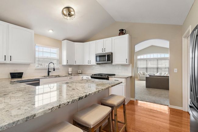2618 - 2618 Maple Cir, Condo with 2 bedrooms, 2 bathrooms and 4 parking in West Dundee IL | Image 7