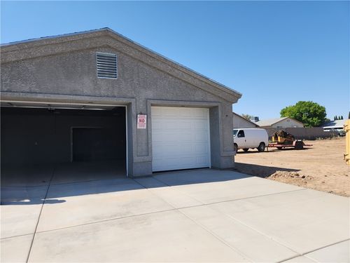 1816 Motor Ave, Kingman, AZ, 86401-4059 | Card Image