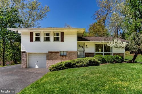 2220 Blue Mountain Pkwy, HARRISBURG, PA, 17112-9582 | Card Image