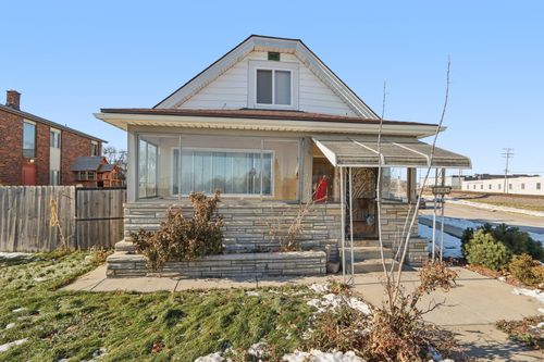 2101 S 60th St, WEST ALLIS, WI, 53219-1569 | Card Image