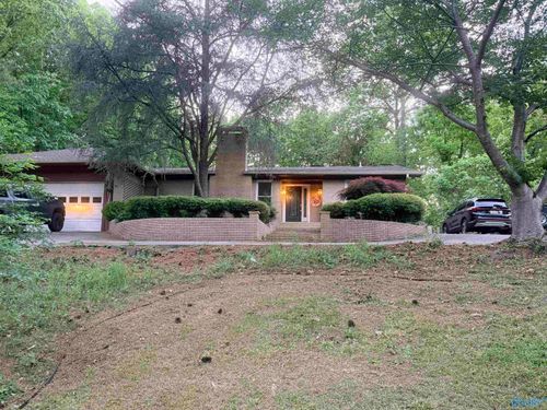 121 Bridlewood Dr, Gadsden, AL, 35901-6413 | Card Image
