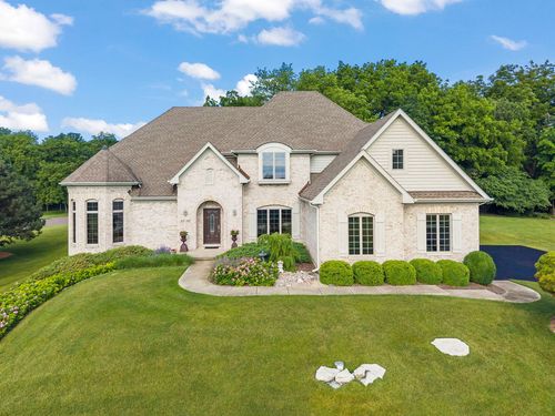 41W102 Oak Hills Ct, Elburn, IL, 60119-8868 | Card Image
