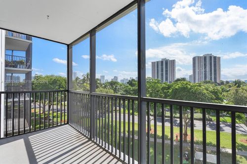 504-3101 N Country Club Dr, Aventura, FL, 33180-1764 | Card Image