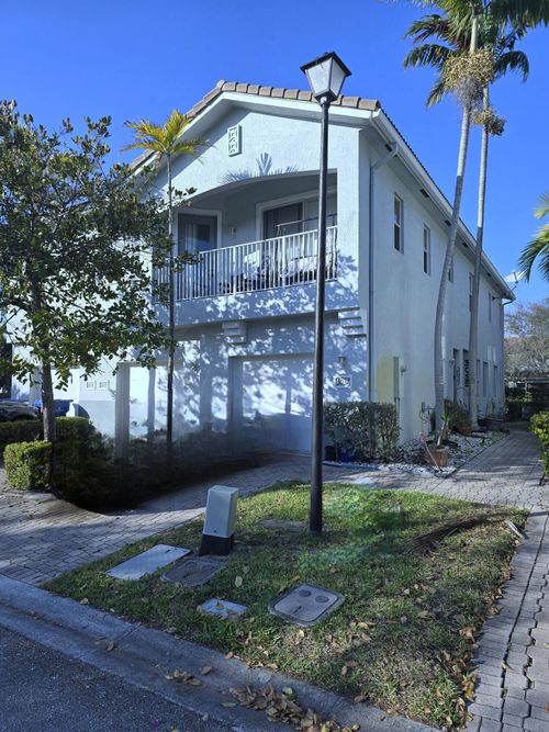 3037 Laurel Ridge Cir, Riviera Beach, FL, 33404-1838 | Card Image