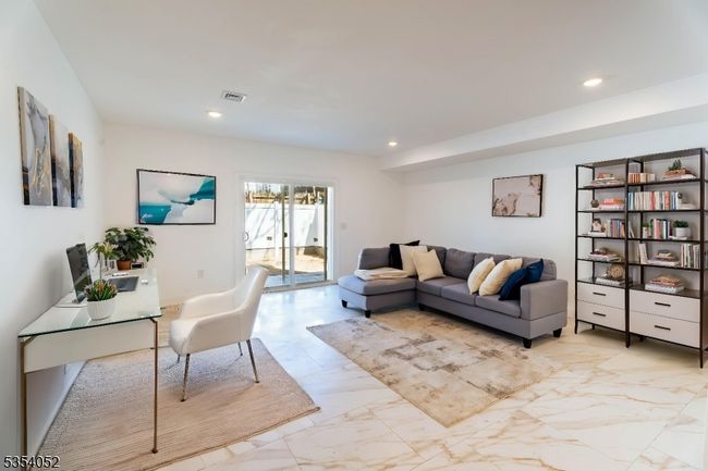 90 Seaview Ave, Home with 6 bedrooms, 4 bathrooms and null parking in Jersey City NJ | Image 44