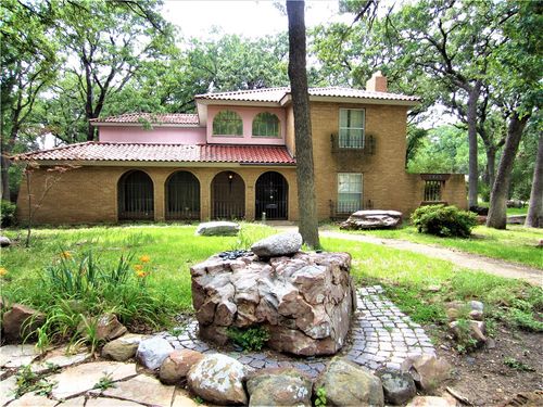 1815 Greenwood Dr, Denton, TX, 76209-2210 | Card Image