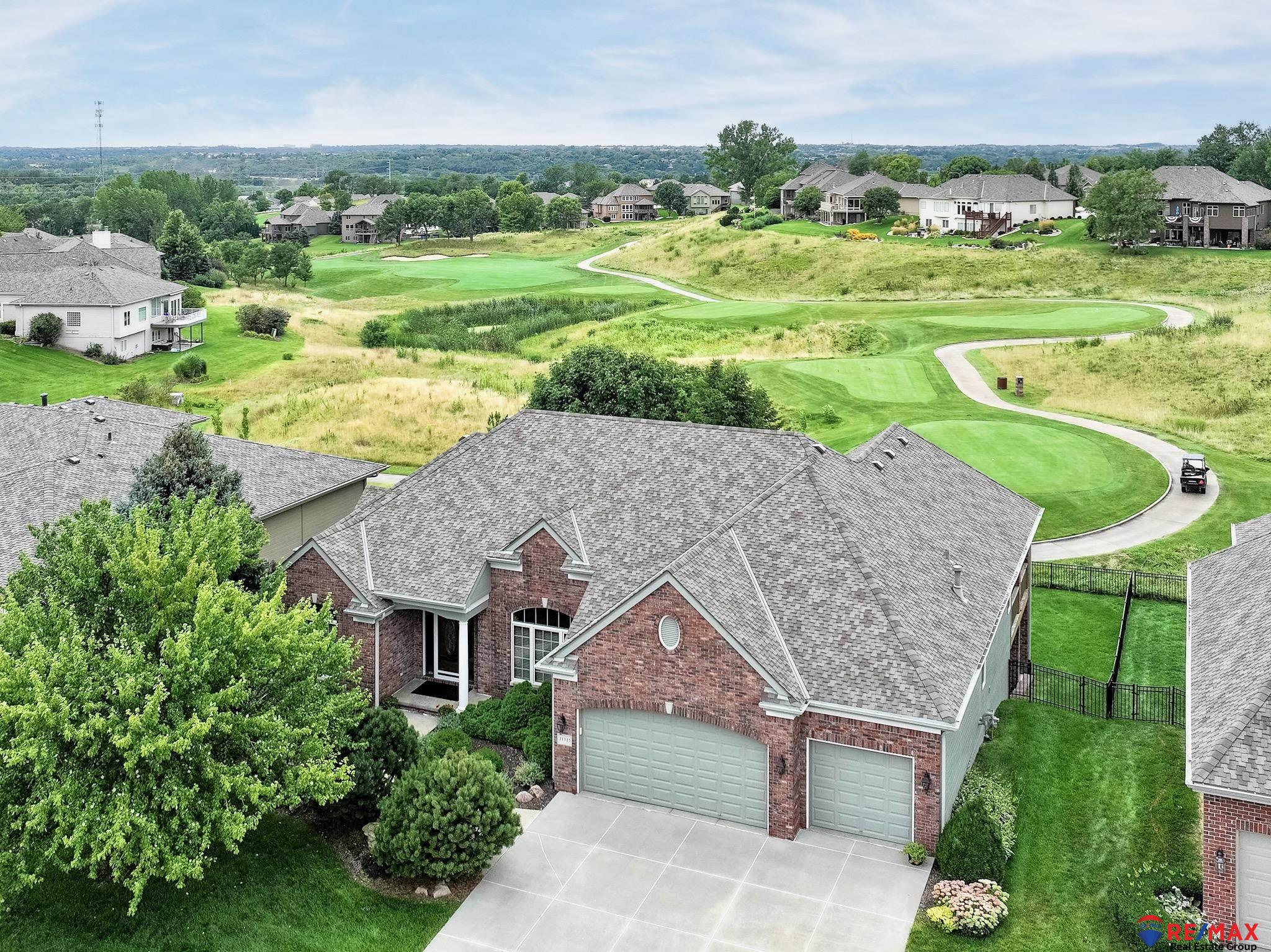 Scott St, Omaha, NE 68142