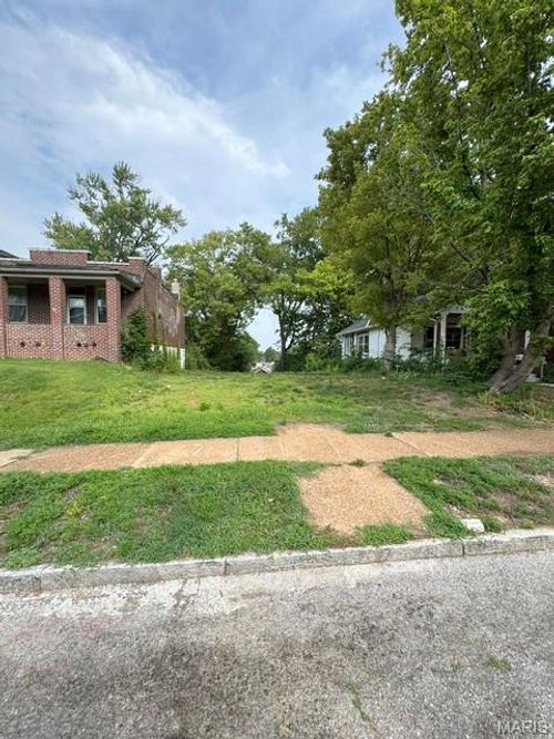 4459 Grace Ave, Saint Louis, MO, 63116-4301 | Card Image