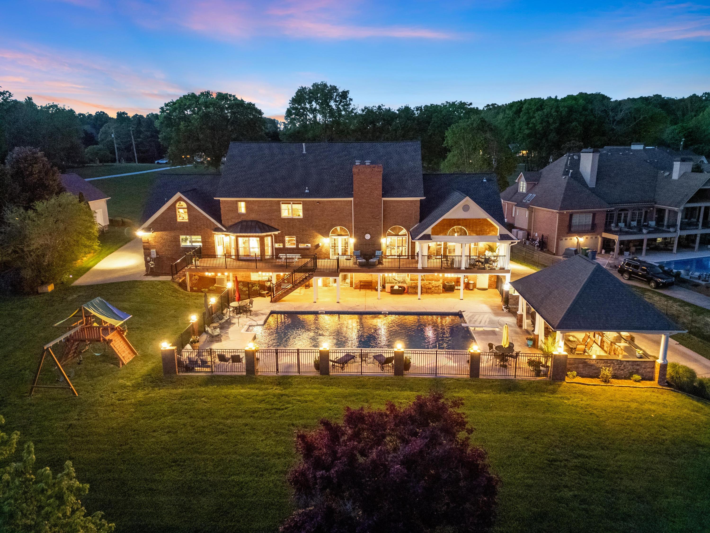 Twisting Creek Ln, Ooltewah, TN 37363