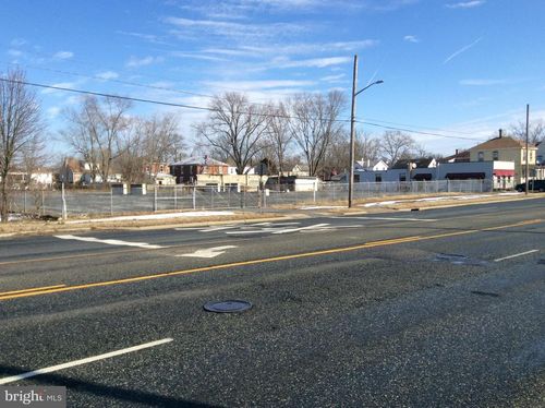 520 E Chestnut Ave, Vineland, NJ, 08360-5621 | Card Image