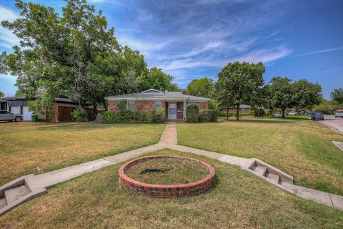 5916 Tourist Dr, North Richland Hills, TX, 76117-2849 | Card Image