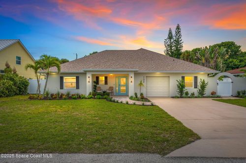 133 E Osceola Ln, Cocoa Beach, FL, 32931-3633 | Card Image