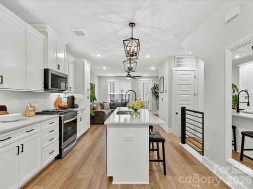 2024 Terwilliger Ter, Charlotte, NC, 28203-4086 | Card Image