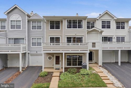 71-14451 Glencrest Cir, CENTREVILLE, VA, 20120-4135 | Card Image