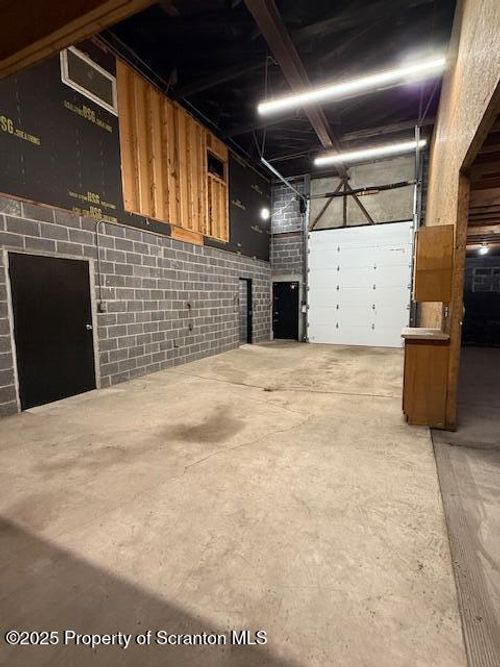 398 Academy St, Archbald, PA, 18403-1802 | Card Image