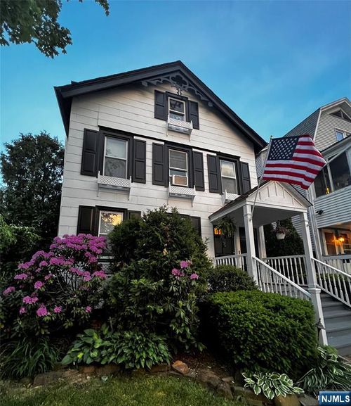 39 Midland Ave, Montclair, NJ, 07042-2815 | Card Image