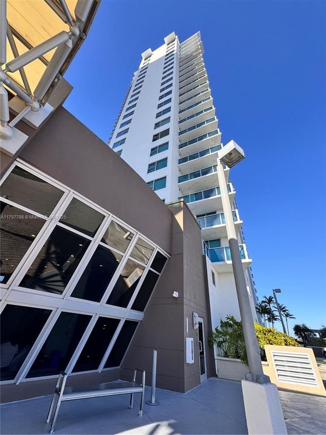 APT-508S - 2681 N Flamingo Rd, Condo with 3 bedrooms, 3 bathrooms and null parking in Sunrise FL | Image 35