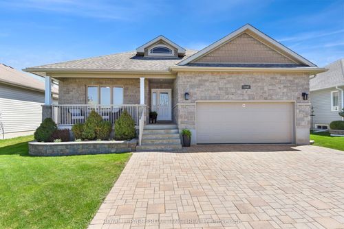1047 Fitzsimmons Dr, Brockville, ON, K6V0A1 | Card Image