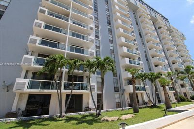 404 - 13499 Biscayne Blvd, Condo with 1 bedrooms, 1 bathrooms and null parking in North Miami FL | Image 1