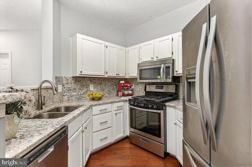 apt-204-14309 Climbing Rose Way, CENTREVILLE, VA, 20121-5172 | Card Image