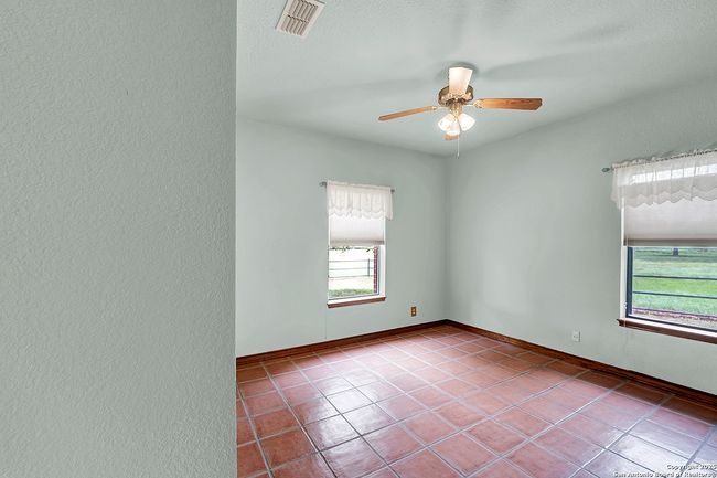 101 Ranch Rd, House other with 3 bedrooms, 3 bathrooms and null parking in Adkins TX | Image 27