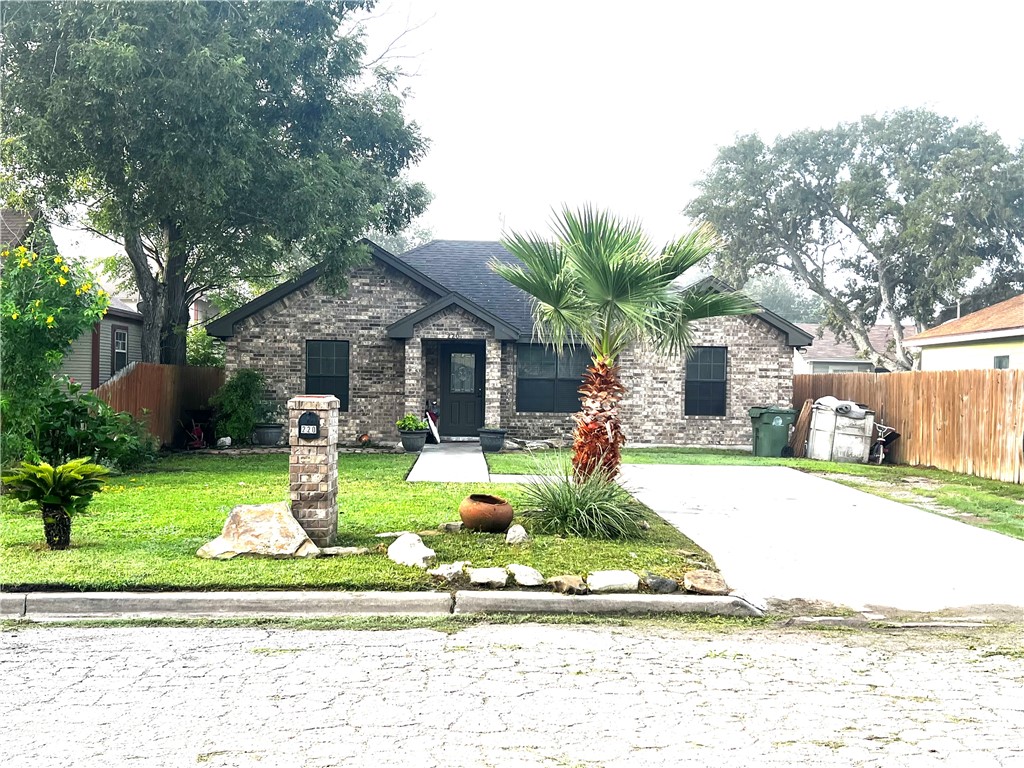 6th St, Alice, TX 78332