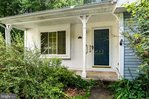 8406 Rainbow Bridge Ln, SPRINGFIELD, VA, 22153-2510 | Card Image