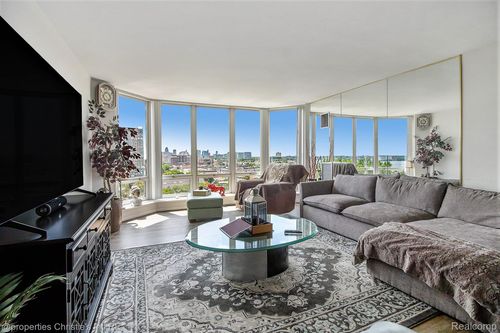 apt-606-250 E Harbortown Dr, Detroit, MI, 48207-5010 | Card Image