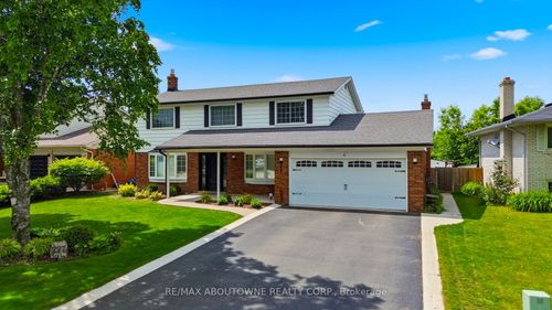 227 Weybourne Rd, Oakville, ON, L6K2T7 | Card Image