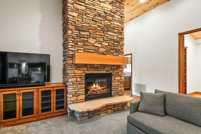 Fireplace | Image 12