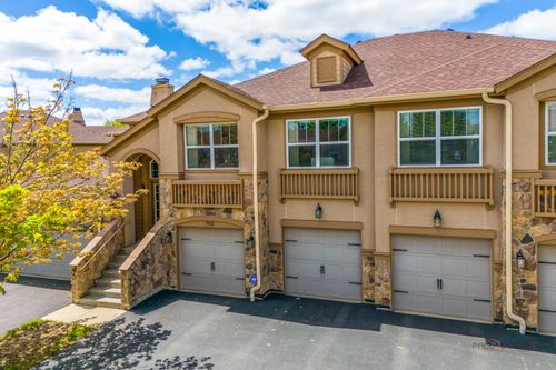 1902 Crenshaw Cir, Vernon Hills, IL, 60061-1243 | Card Image