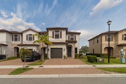 10966 W 33rd Way, Hialeah, FL, 33018-2195 | Card Image