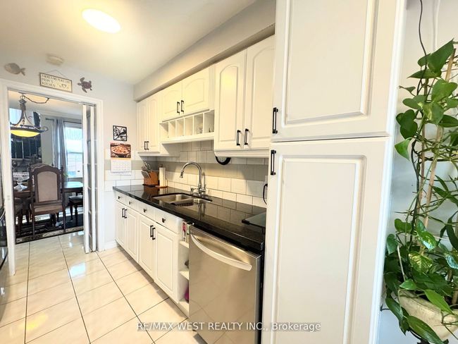 425 Hansen Rd N, House other with 4 bedrooms, 3 bathrooms and 4 parking in Brampton ON | Image 9