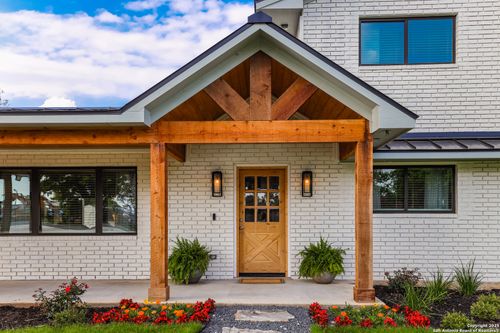 134 School Dr, Poteet, TX, 78065-4322 | Card Image