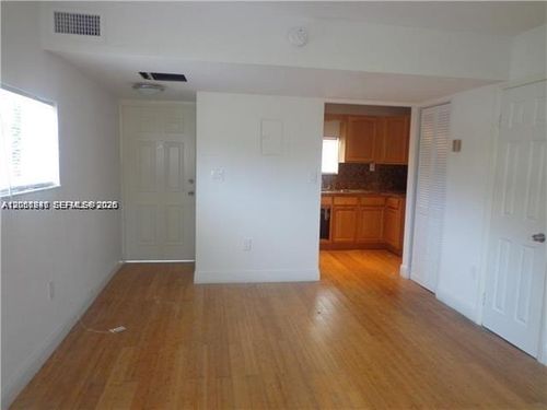 3c-14864 Ne 6th Ave, Miami, FL, 33161-2206 | Card Image