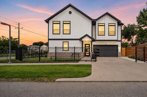 120 Adams St, Houston, TX, 77011-3250 | Card Image