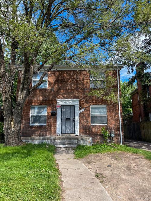 19190 Hoover St, Detroit, MI, 48205-2169 | Card Image