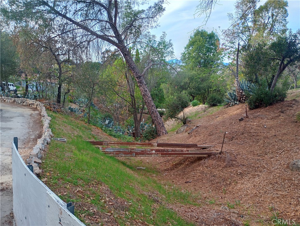 Land in Sunland 3