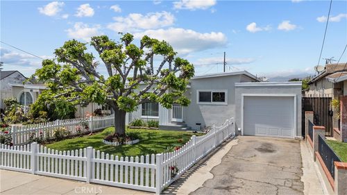 941 N Brand Blvd, San Fernando, CA, 91340-1414 | Card Image