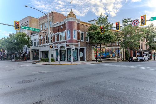 136 N Patterson St, Valdosta, GA, 31601-5686 | Card Image