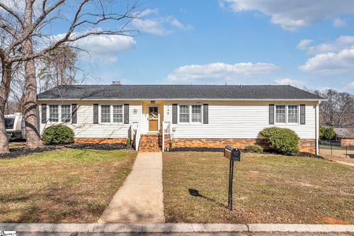 145 Oak Park Dr, Mauldin, SC, 29662-2039 | Card Image