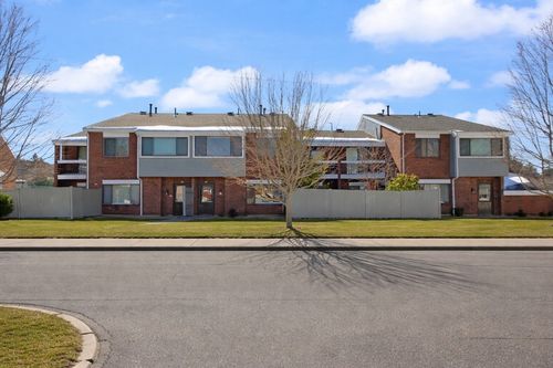 34-34 Rosewood Dr, Stoughton, MA, 02072-4902 | Card Image