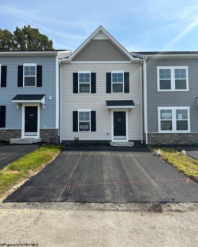 742 Mulligan Court, Townhouse with 3 bedrooms, 2 bathrooms and 2 parking in Maidsville WV | Image 1