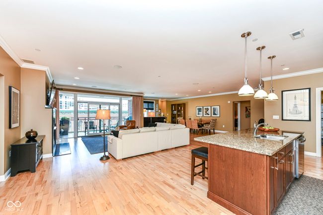 UNIT-303 - 333 Massachusetts Ave, Condo with 3 bedrooms, 2 bathrooms and null parking in Indianapolis IN | Image 6