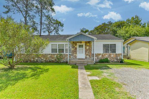 2807 Fannin St, La Marque, TX, 77568-4822 | Card Image