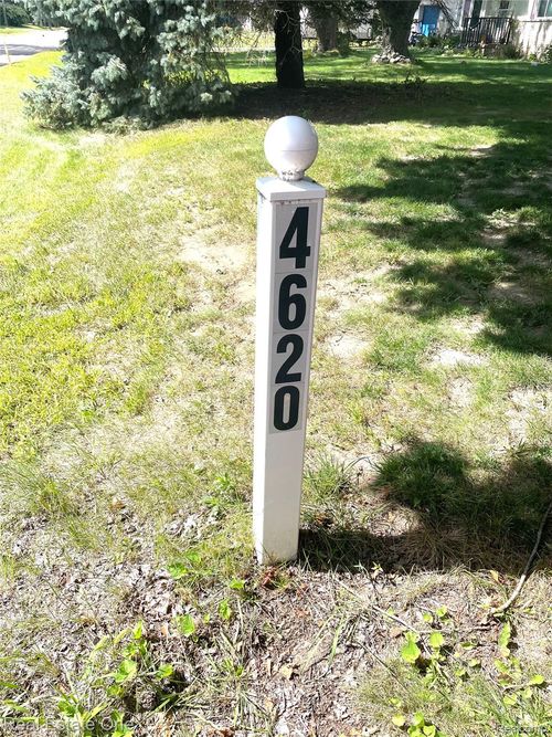 4620 Kempf St, Waterford Twp, MI, 48329-1806 | Card Image