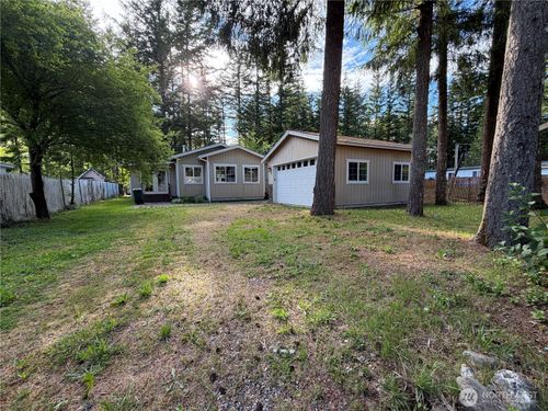 8595 Golden Valley Dr, Maple Falls, WA, 98266-8205 | Card Image