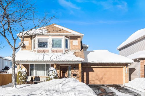 118 Hollowbrook Dr, Nepean, ON, K2J5N8 | Card Image