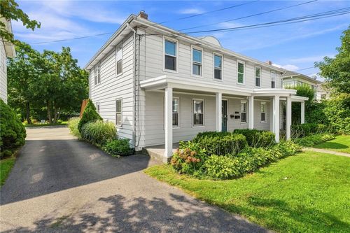 78 Pleasant St, Westerly, RI, 02891-6133 | Card Image